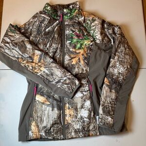 Realtree Womens Camouflage Puffer Jacket with Pink Zippers